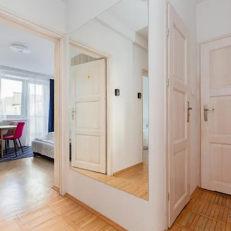 Slaska Pleasant By Bookinghost شقة