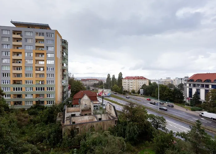 Slaska Pleasant By Bookinghost * غدينيا